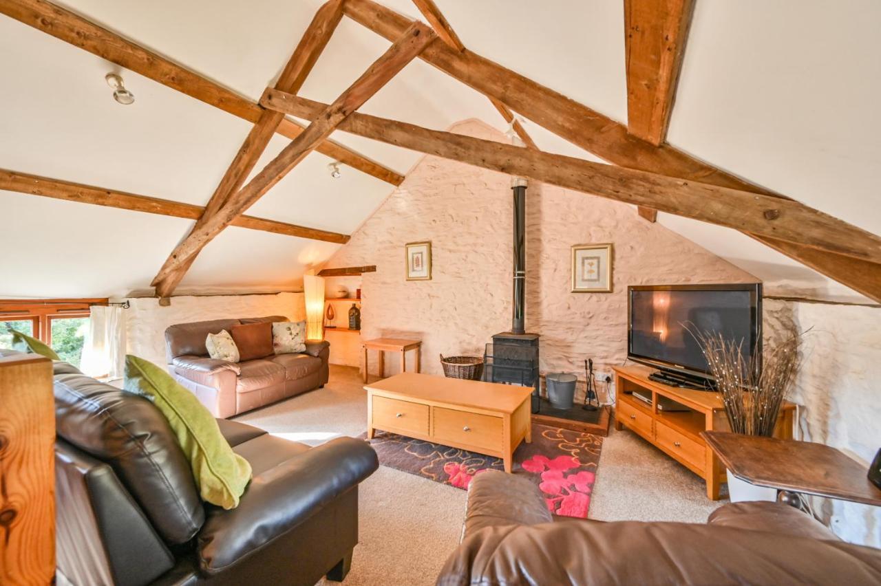 Polean Farm Cottages - With Free Animal Feeding And Pony Rides And Free Access To A Nearby Pool Looe Bagian luar foto