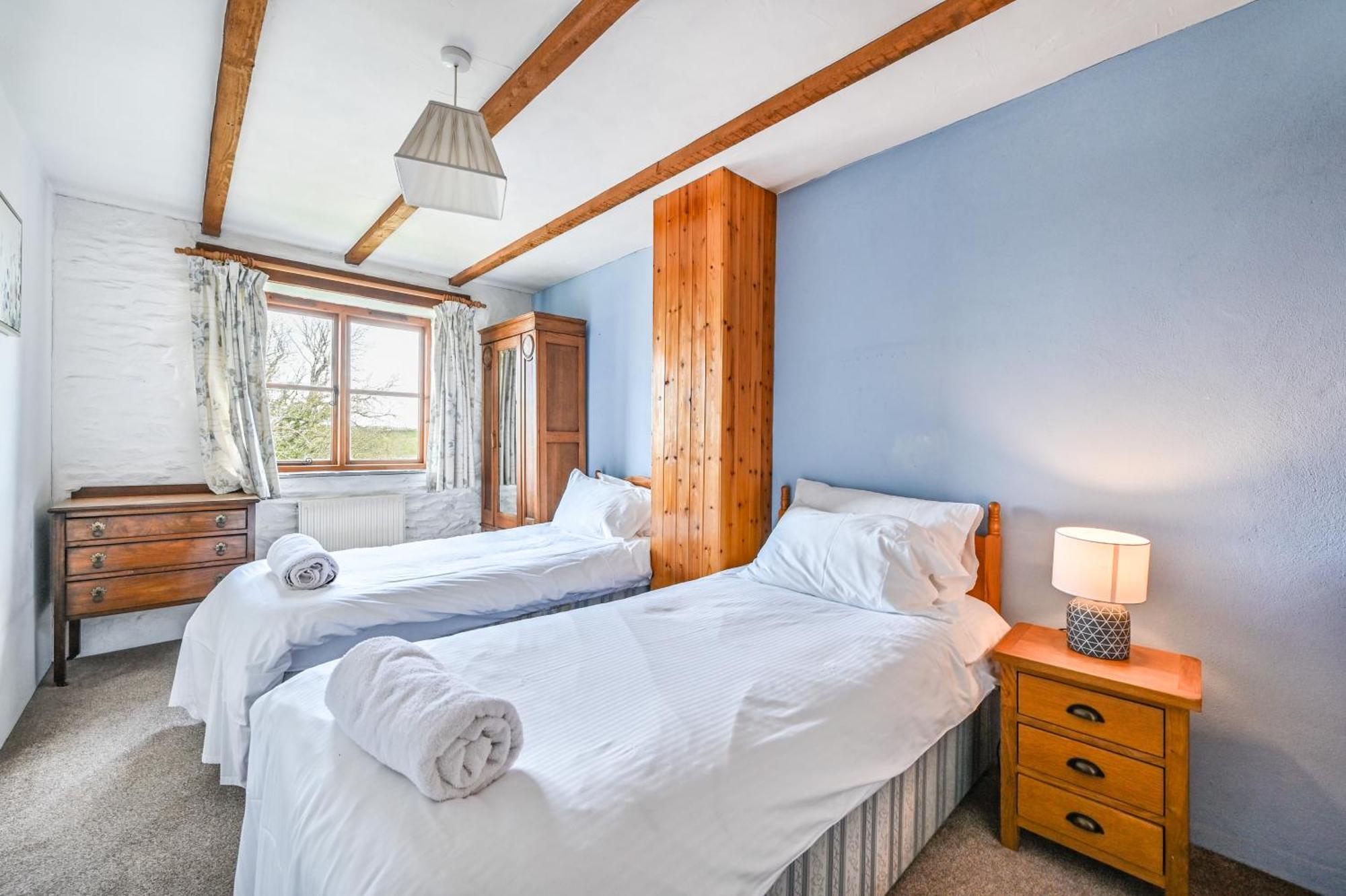Polean Farm Cottages - With Free Animal Feeding And Pony Rides And Free Access To A Nearby Pool Looe Ruang foto