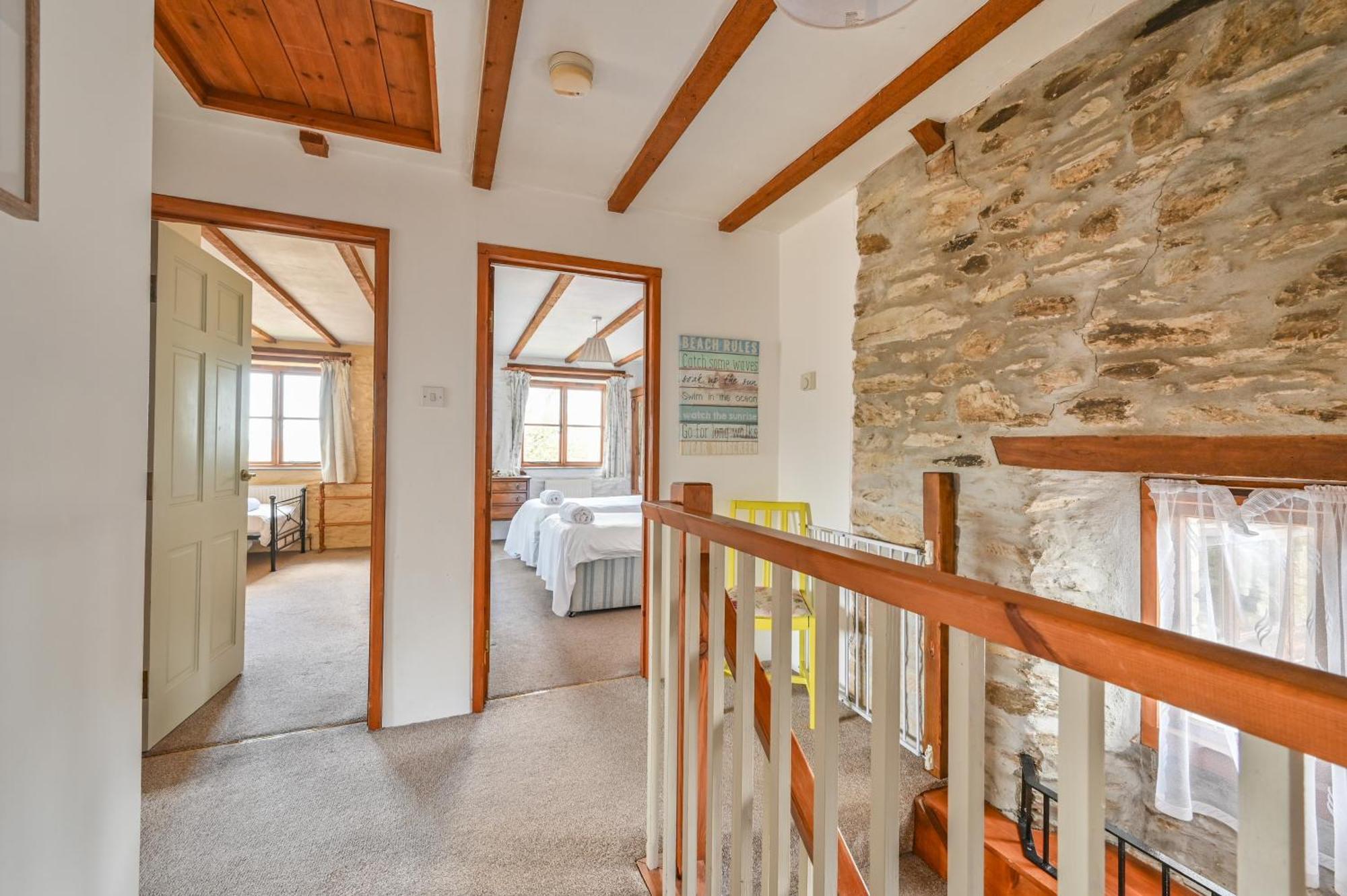 Polean Farm Cottages - With Free Animal Feeding And Pony Rides And Free Access To A Nearby Pool Looe Ruang foto
