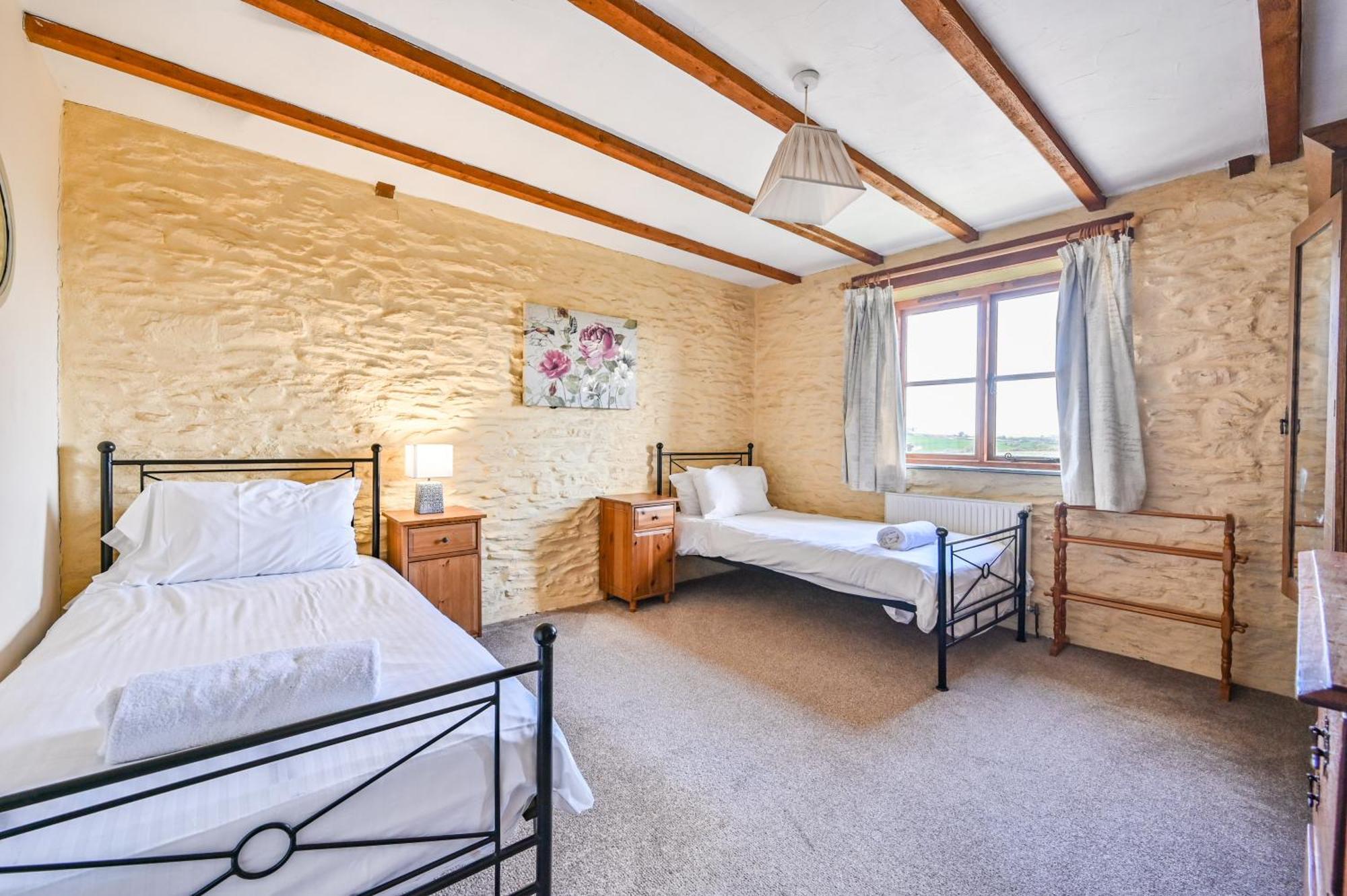 Polean Farm Cottages - With Free Animal Feeding And Pony Rides And Free Access To A Nearby Pool Looe Ruang foto