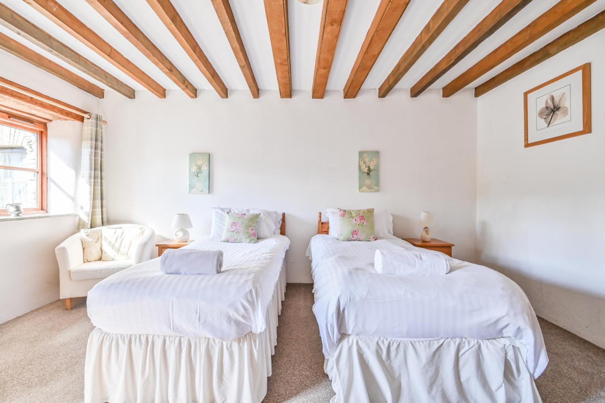 Polean Farm Cottages - With Free Animal Feeding And Pony Rides And Free Access To A Nearby Pool Looe Ruang foto