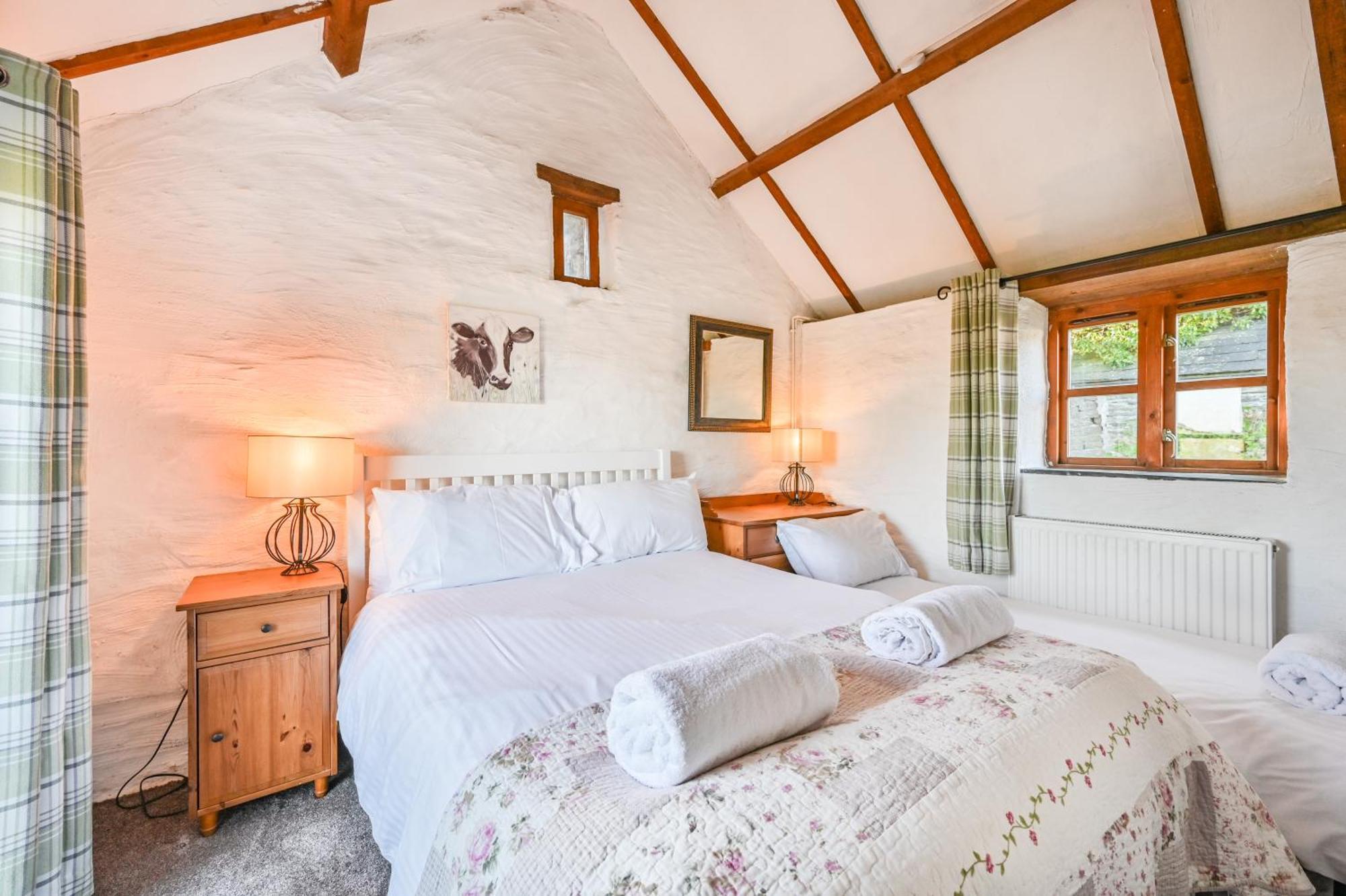 Polean Farm Cottages - With Free Animal Feeding And Pony Rides And Free Access To A Nearby Pool Looe Ruang foto