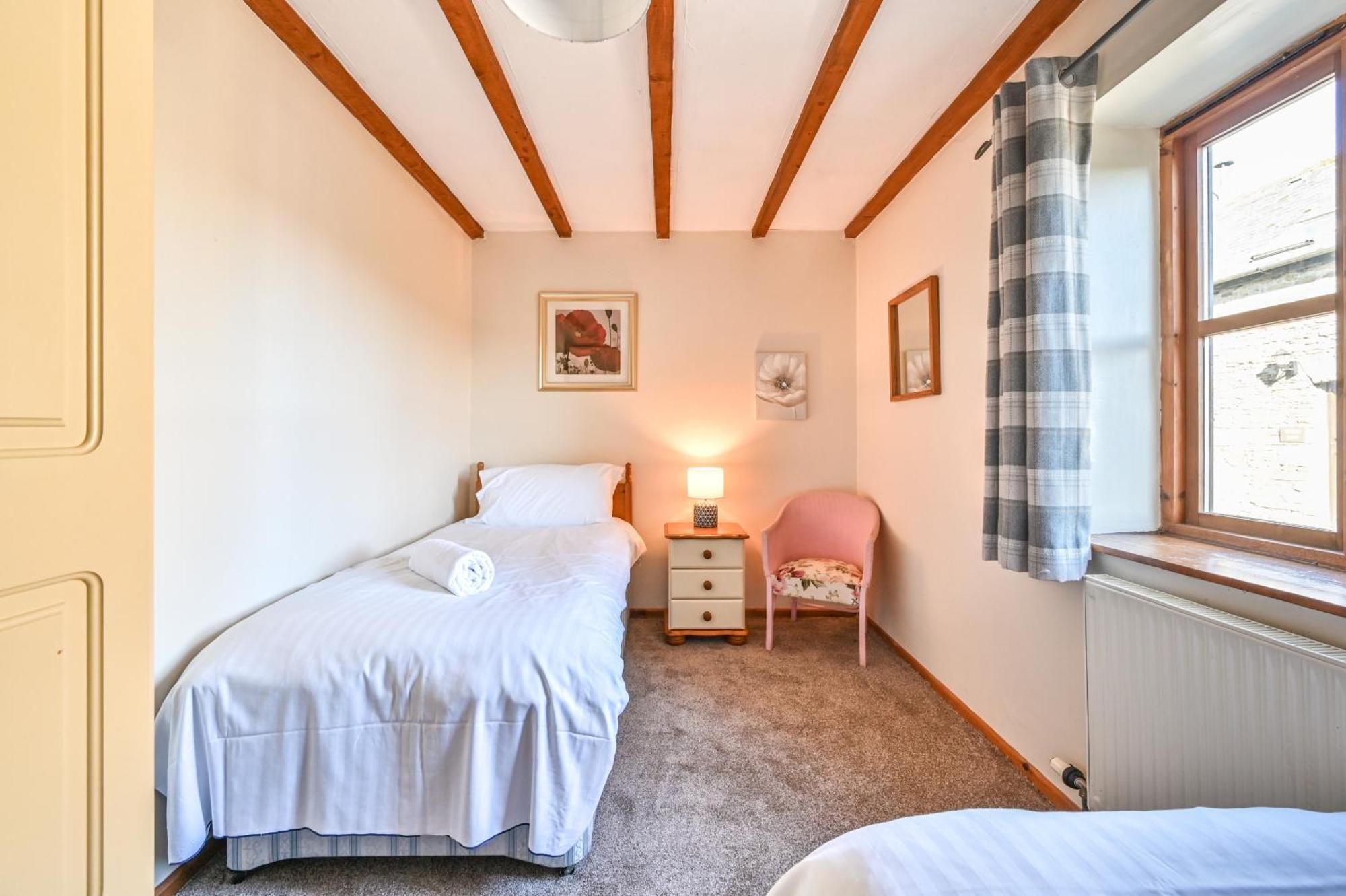 Polean Farm Cottages - With Free Animal Feeding And Pony Rides And Free Access To A Nearby Pool Looe Ruang foto