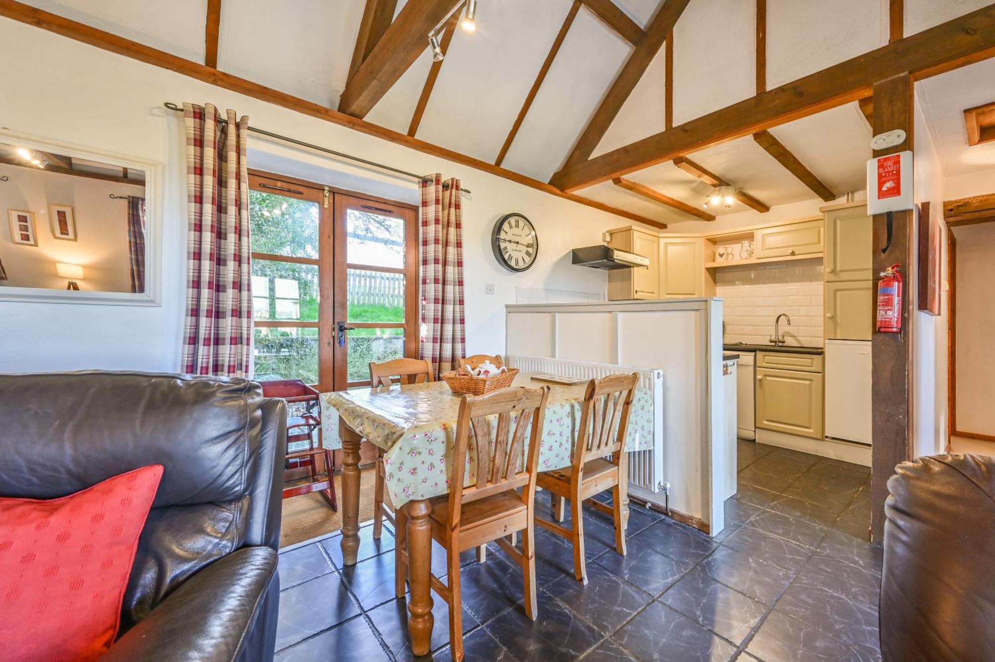 Polean Farm Cottages - With Free Animal Feeding And Pony Rides And Free Access To A Nearby Pool Looe Ruang foto
