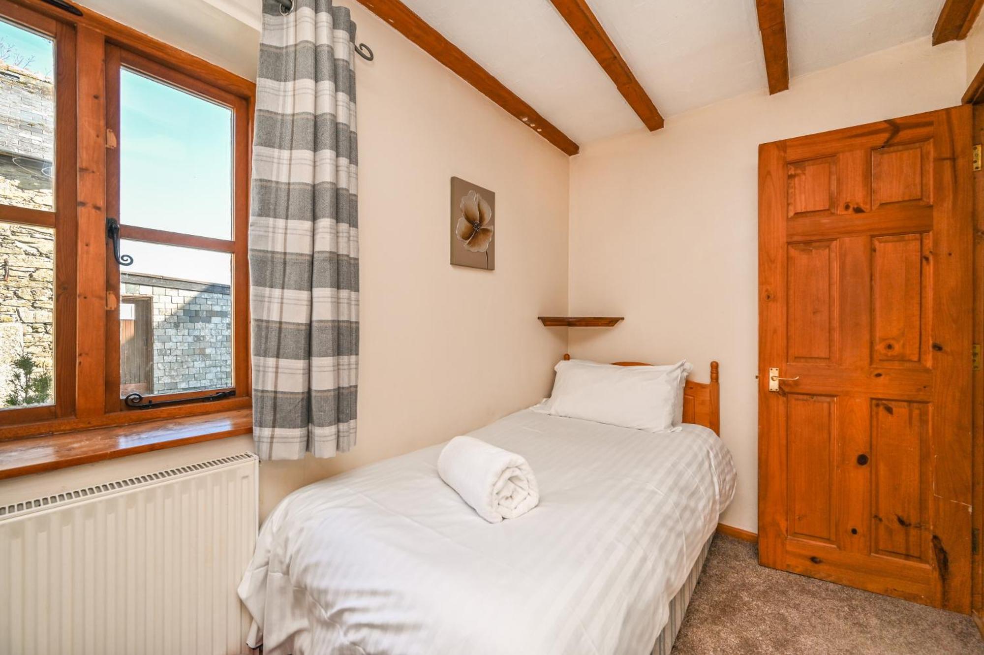 Polean Farm Cottages - With Free Animal Feeding And Pony Rides And Free Access To A Nearby Pool Looe Ruang foto